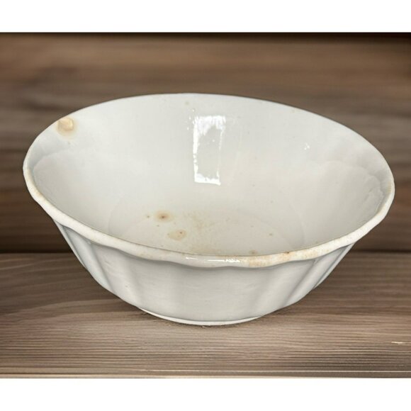 White Ironstone Bowl Late Meakin Wartime Stamp Fluted Edge Lion Unicorn 10 Inch - Picture 2 of 11